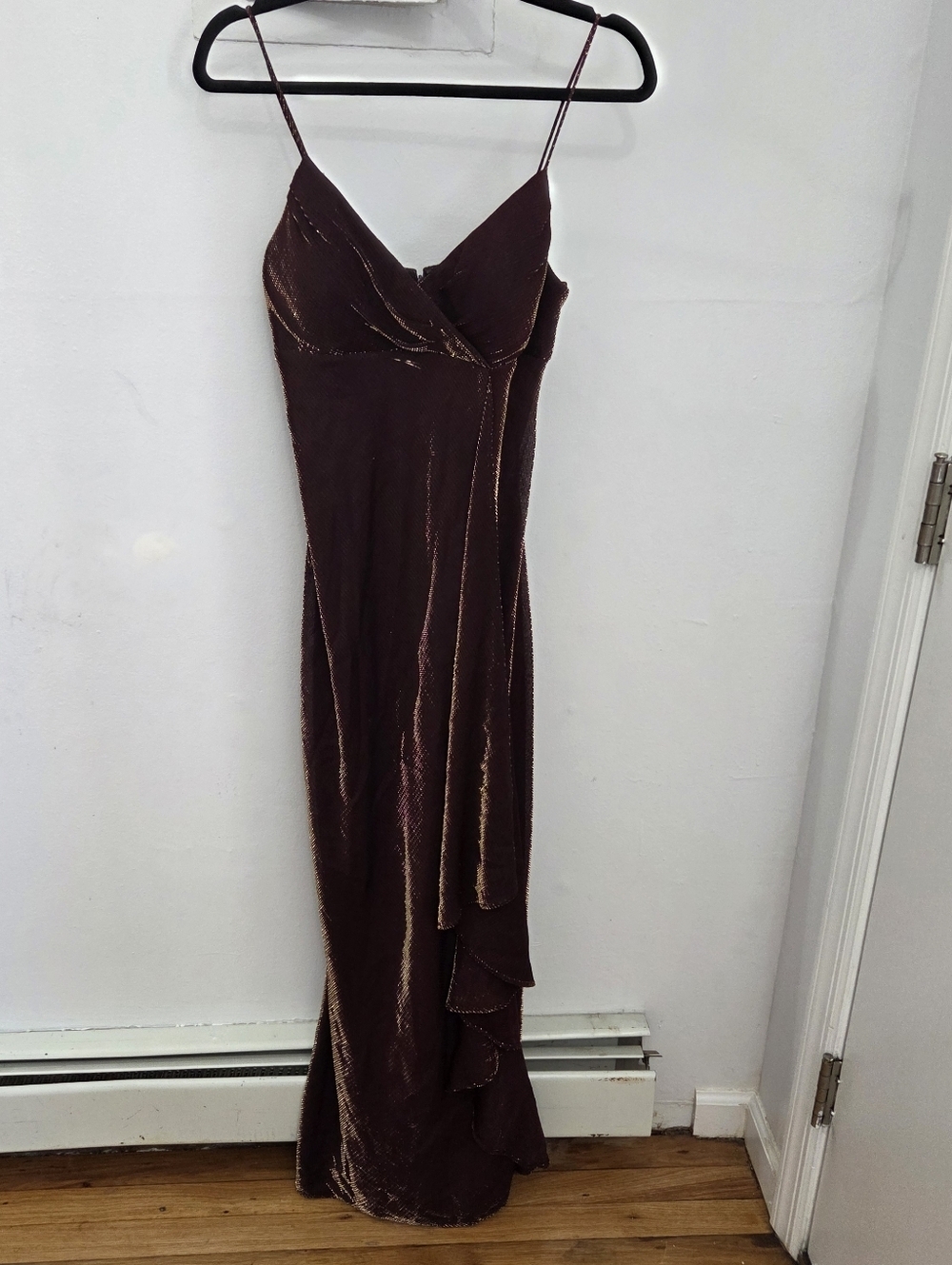 De Laru Metallic Spaghetti Strap Gown